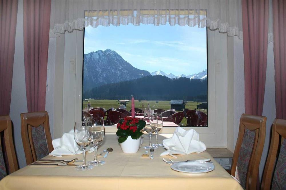 Hotel Cafe Fuggerhof Oberstdorf Restaurant photo